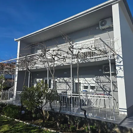 Lägenhet Sutic Kaštel Novi