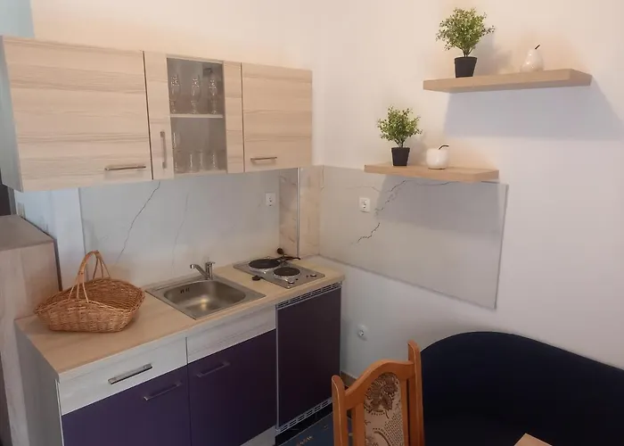 Lägenhet Sutic Kaštel Novi