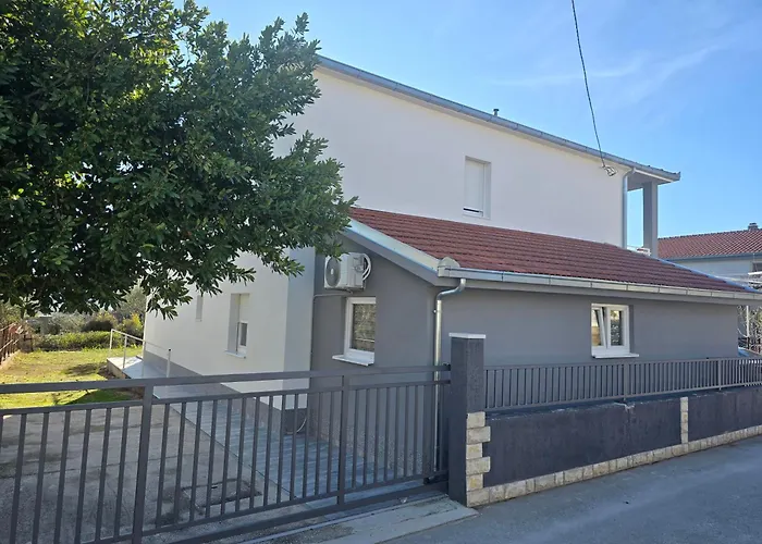 Lägenhet Sutic Kaštel Novi