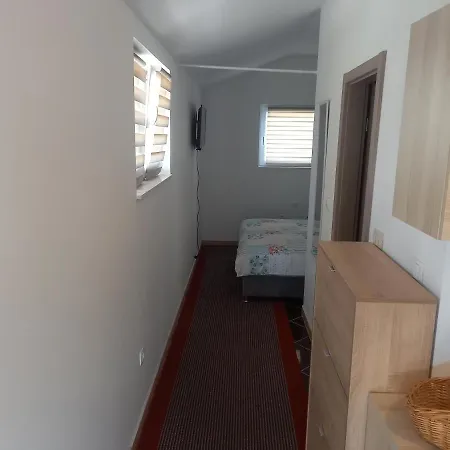 Apartment Sutic *